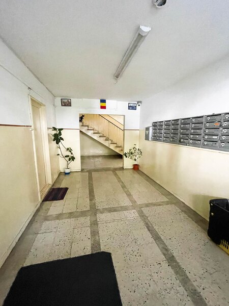 Berceni- Piata Straduintei,decomandat,balcon+boxa,comision zero